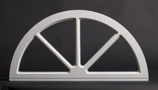 Dekorfönster Halvmåne utvändigt 1190x595mm vit enkelglas, spröjs